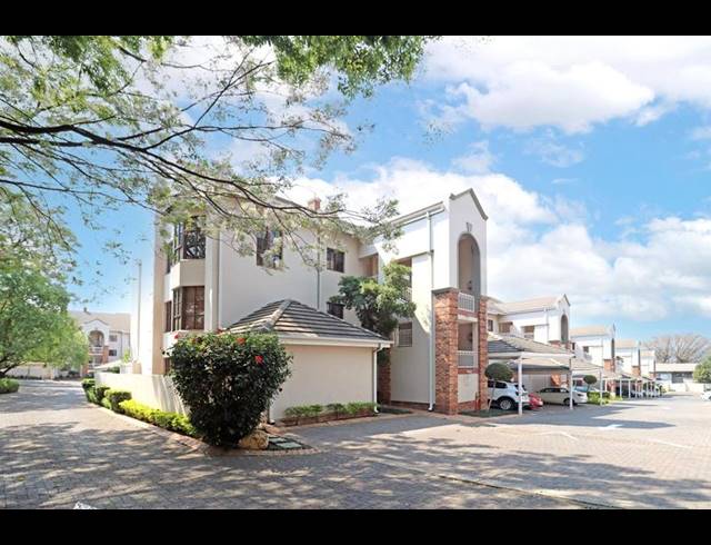 2 BEDROOM TOWNHOUSE FOR SALE IN EDENBURG